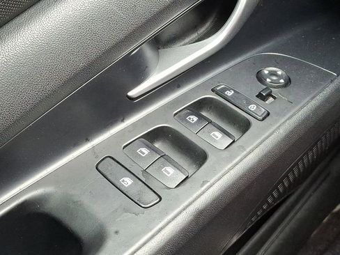 Used 2023 Hyundai Elantra SEL image 25