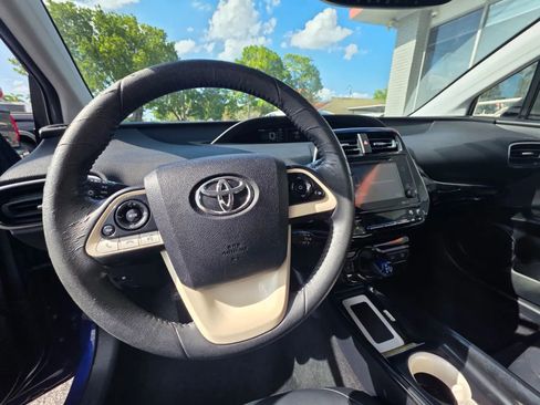 Used 2016 Toyota Prius Four Touring FWD image 19