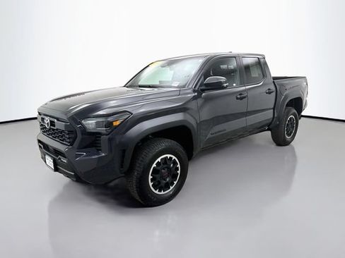Used 2024 Toyota Tacoma TRD Off-Road w/ TRD Off Road Upgrade Package AWD/4WD image 3