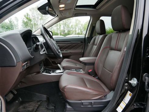 Used 2018 Mitsubishi Outlander GT AWD/4WD image 14