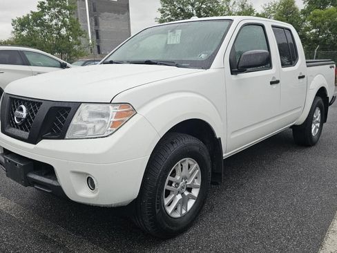 Used 2014 Nissan Frontier SV w/ SV Value Truck Package AWD/4WD image 1
