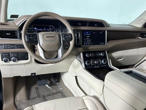 Used 2021 GMC Yukon XL Denali image 21