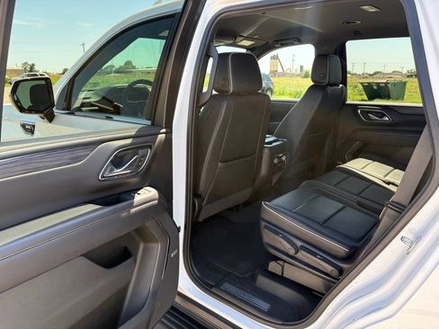 Used 2024 GMC Yukon SLT RWD image 22