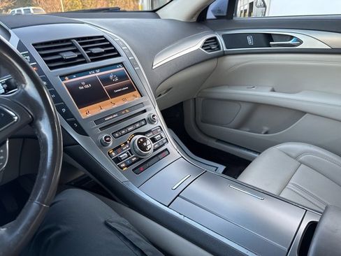 Used 2017 Lincoln MKZ Premiere image 30