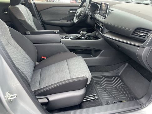 Used 2023 Nissan Rogue SV image 30