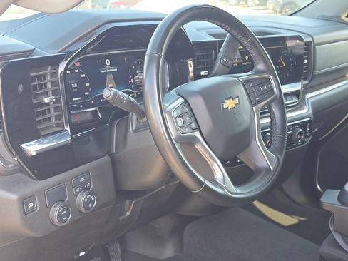 Used 2025 Chevrolet Silverado 1500 LT RWD image 12