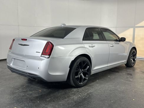 Used 2020 Chrysler 300 Touring w/ Sport Appearance Package image 8