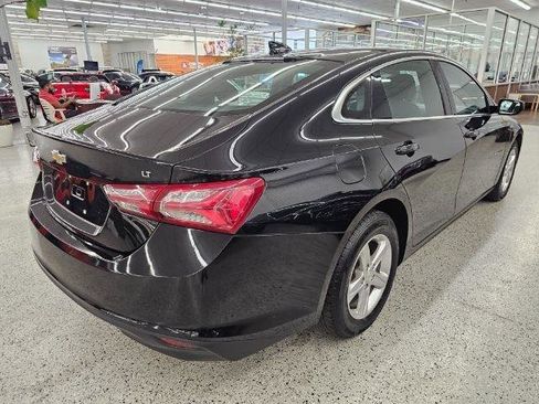 Used 2022 Chevrolet Malibu LT FWD image 4