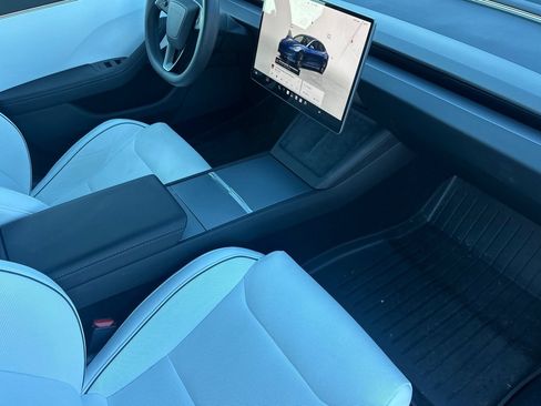 Used 2024 Tesla Model 3 Performance AWD/4WD image 19