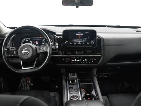 Used 2024 Nissan Pathfinder SV AWD/4WD image 16