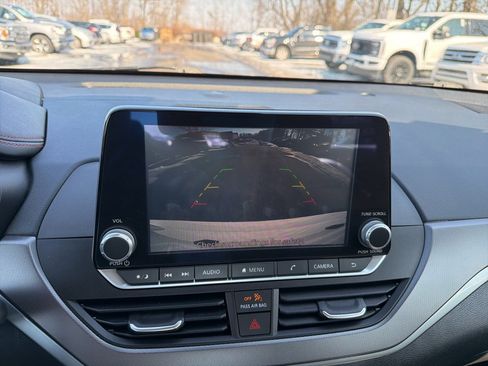 Used 2024 Nissan Altima 2.5 SR image 9