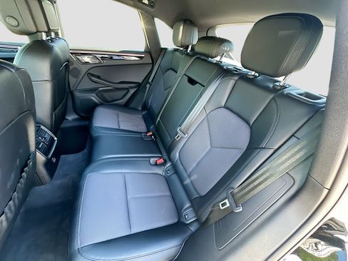 Used 2024 Porsche Macan image 25