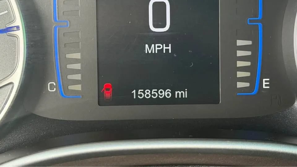 Used 2017 Chrysler Pacifica Touring-L FWD image 12