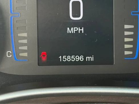 Used 2017 Chrysler Pacifica Touring-L FWD image 12