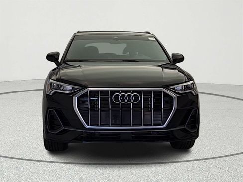 Used 2023 Audi Q3 2.0T Premium Plus image 2