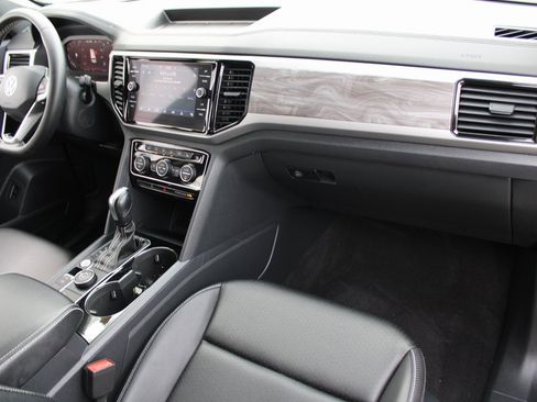 Certified 2023 Volkswagen Atlas Cross Sport SE image 26
