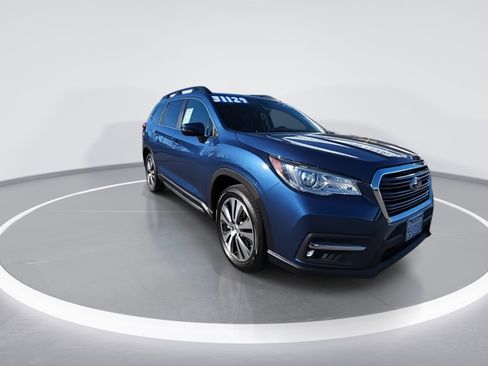 Used 2022 Subaru Ascent Limited w/ Technology Package image 3