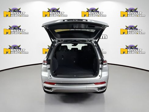 Used 2023 Jeep Grand Cherokee Summit AWD/4WD image 27