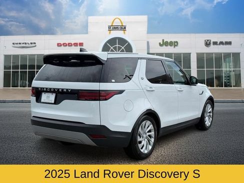 Used 2025 Land Rover Discovery S AWD/4WD image 3
