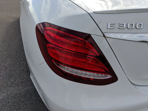 Used 2019 Mercedes-Benz E 300 image 11