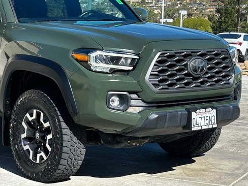 Used 2022 Toyota Tacoma TRD Off-Road w/ Technology Package image 10