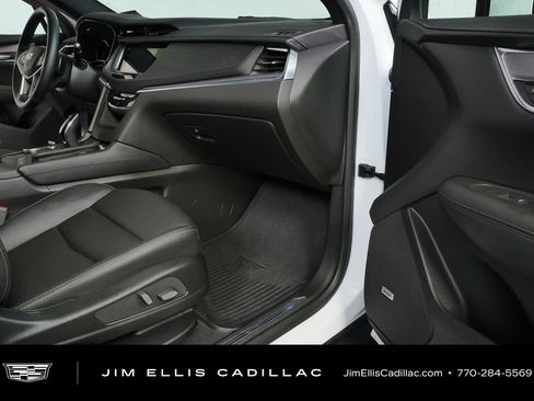 Used 2025 Cadillac XT5 Luxury FWD image 25