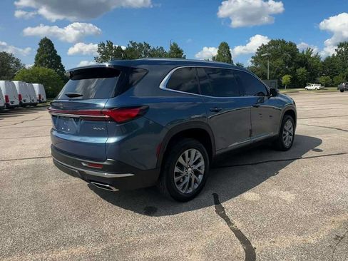 Used 2025 Buick Enclave Preferred w/ Power Package FWD image 8