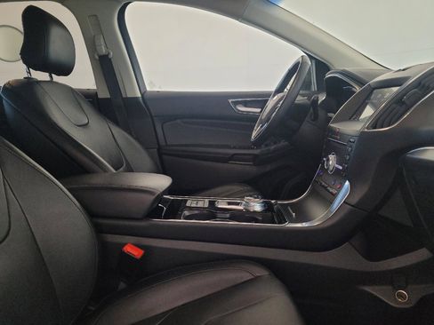 Used 2019 Ford Edge Titanium w/ Equipment Group 301A FWD image 21