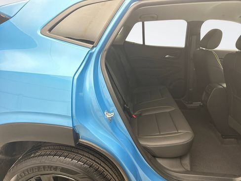 Used 2025 Chevrolet Trax ACTIV image 17