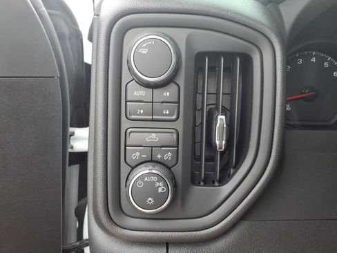 Used 2025 Chevrolet Silverado 1500 Custom Trail Boss image 15