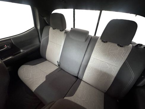 Used 2020 Toyota Tacoma TRD Off-Road image 14