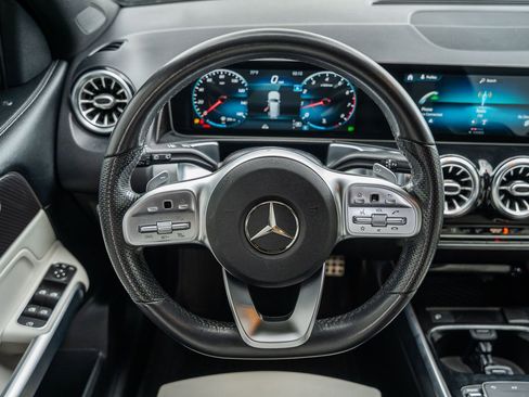 Used 2021 Mercedes-Benz GLB 250 4MATIC w/ AMG Line image 27