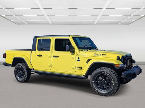 Used 2023 Jeep Gladiator Willys image 6