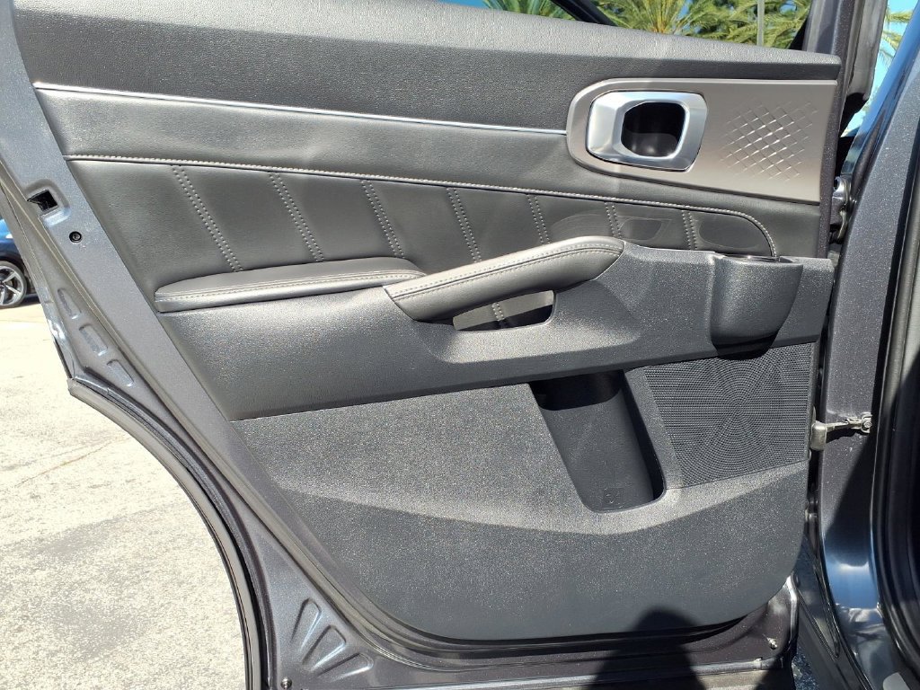 Certified 2023 Kia Sorento SX FWD image 19