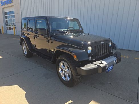Used 2015 Jeep Wrangler Unlimited Sahara AWD/4WD image 2