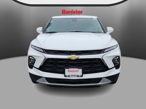 Used 2025 Chevrolet Blazer LT AWD/4WD image 2