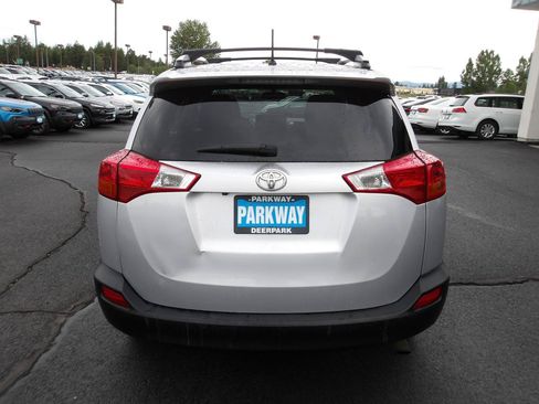 Used 2013 Toyota RAV4 XLE AWD/4WD image 4