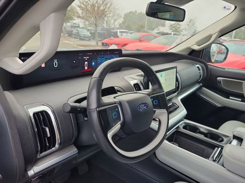 Used 2025 Ford Expedition Max Platinum image 15