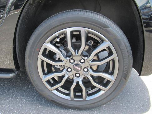 Certified 2024 GMC Terrain Denali w/ Black Diamond Edition AWD/4WD image 8