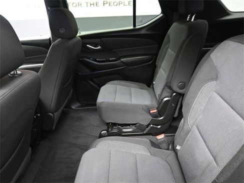 Used 2023 Chevrolet Traverse LT w/ Midnight/Sport Edition image 24