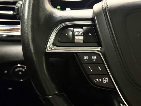 Used 2018 Lincoln Continental Reserve AWD/4WD image 21