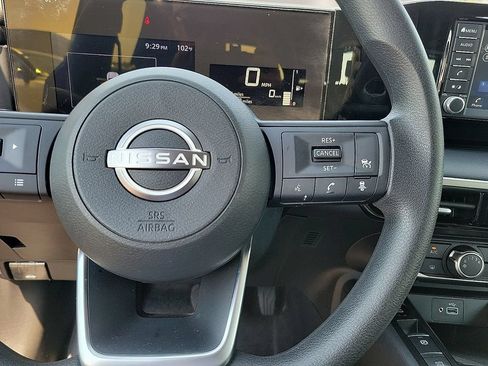 Used 2025 Nissan Kicks S AWD/4WD image 19