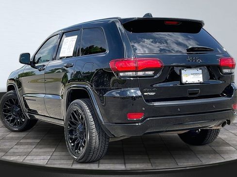 Used 2021 Jeep Grand Cherokee Laredo X AWD/4WD image 13