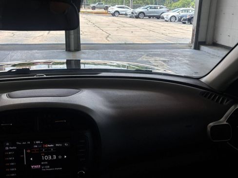 Used 2025 Kia Soul LX w/ LX Technology Package FWD image 33