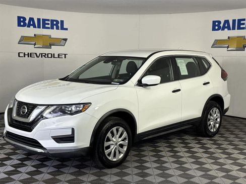 Used 2019 Nissan Rogue S image 1