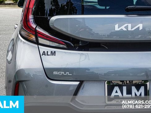 Used 2025 Kia Soul LX w/ LX Technology Package FWD image 14