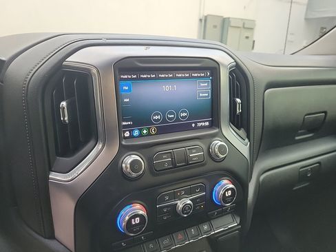 Used 2020 GMC Sierra 1500 SLE w/ SLE Value Package image 44