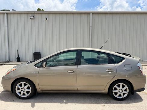 Used 2009 Toyota Prius FWD image 2