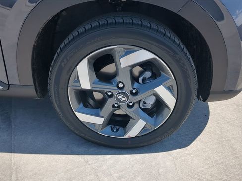New 2025 Hyundai Venue Limited image 9