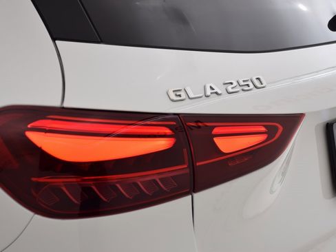 Certified 2025 Mercedes-Benz GLA 250 image 12